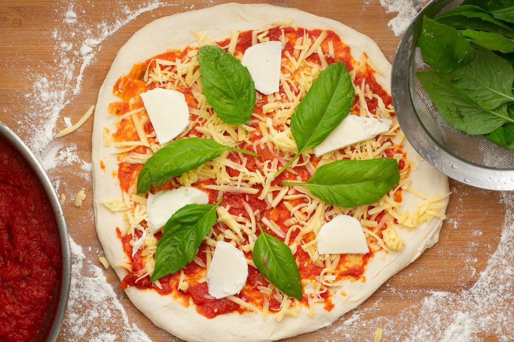 Healthy homemade pizza recipe - SunCakeMom