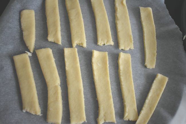 Cheese-straws-process-1-SunCakeMom
