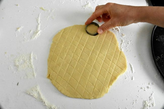 Easy-cheese-scone-recipe-process-6-SunCakeMom