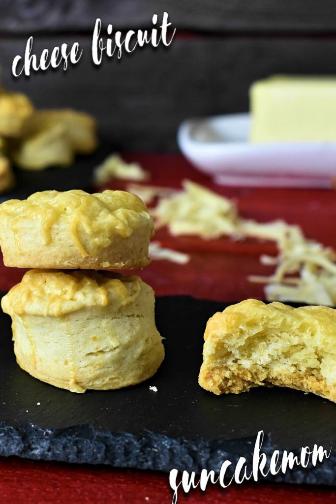 Easy-cheese-biscuit-recipe-Pinterest-SunCakeMom