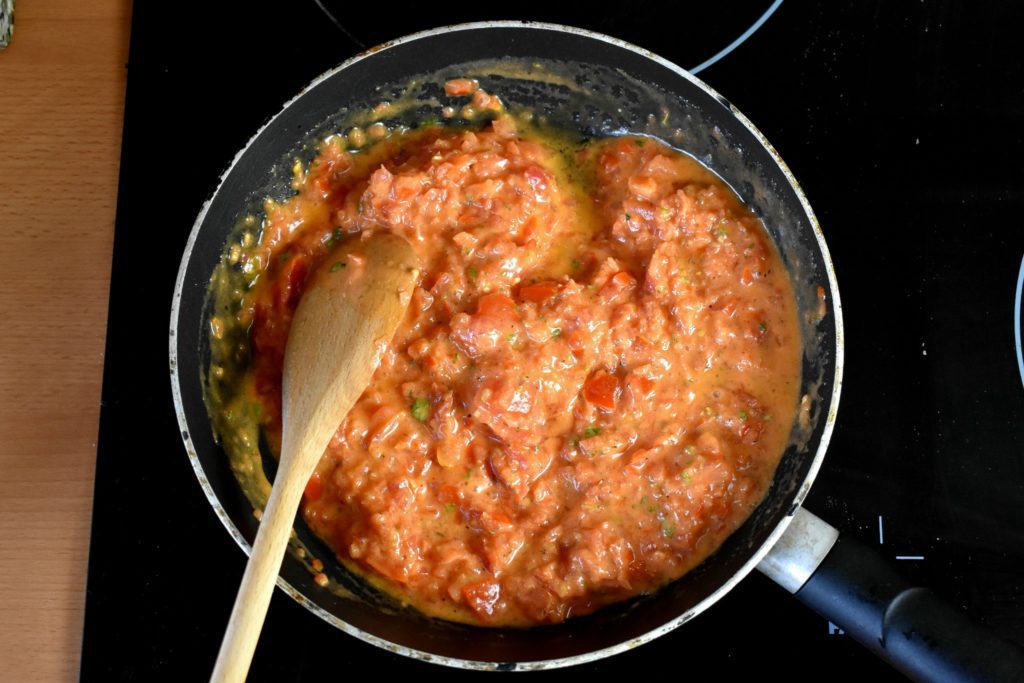 Tomato-sauce-recipe-process-2-SunCakeMom