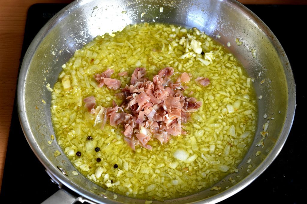 Best-carbonara-recipe-with-traditional-or-gluten-free-pasta-process