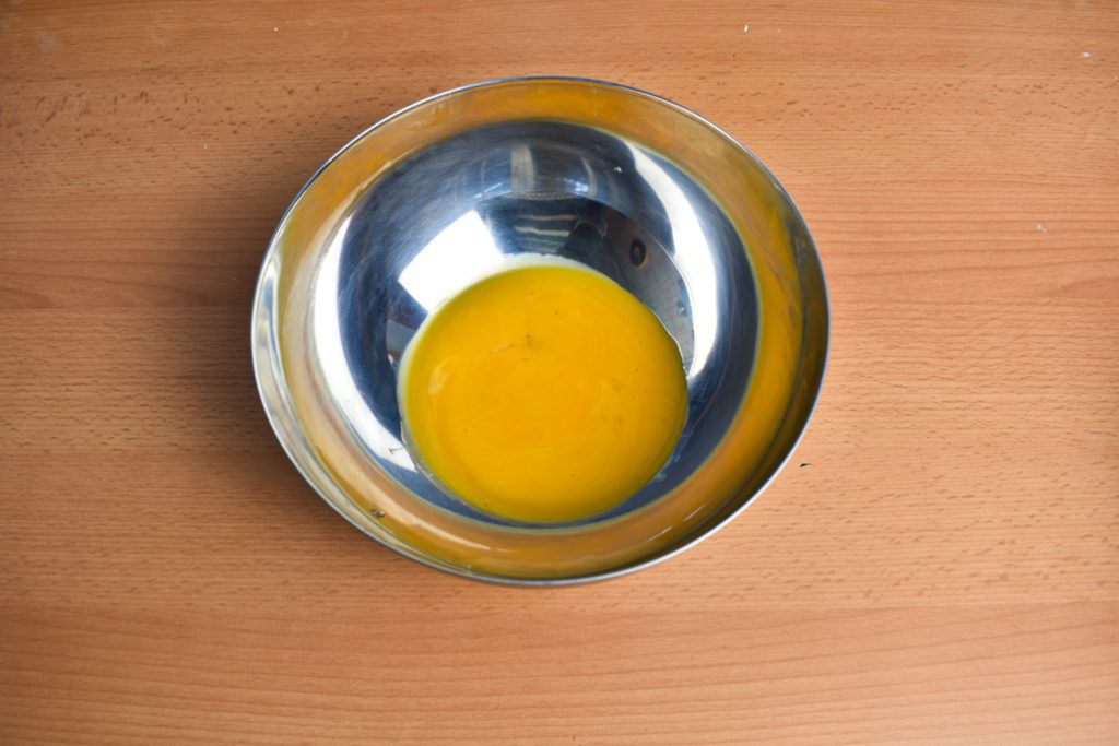 Egg-yolk-gp-SunCakeMom