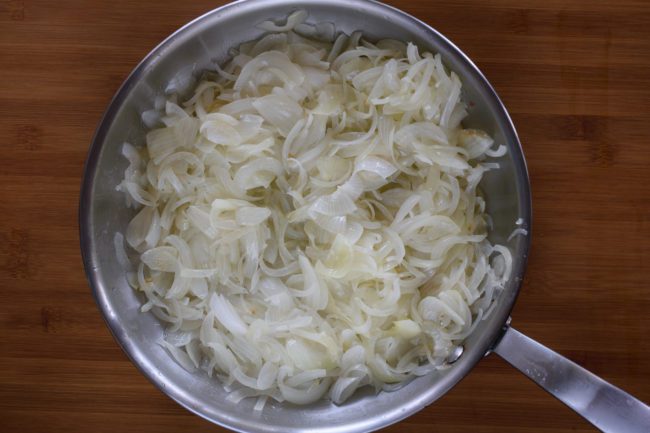Caramelized-onion-Process-1-SunCakeMom