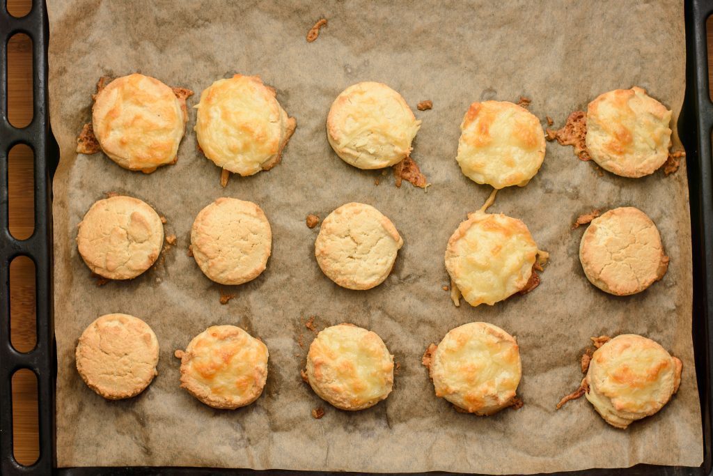 Keto biscuit recipe - SunCakeMom