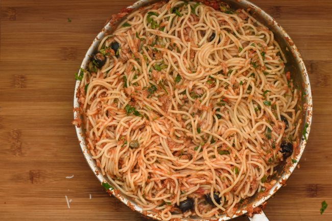 Spaghetti alla puttanesca - SunCakeMom