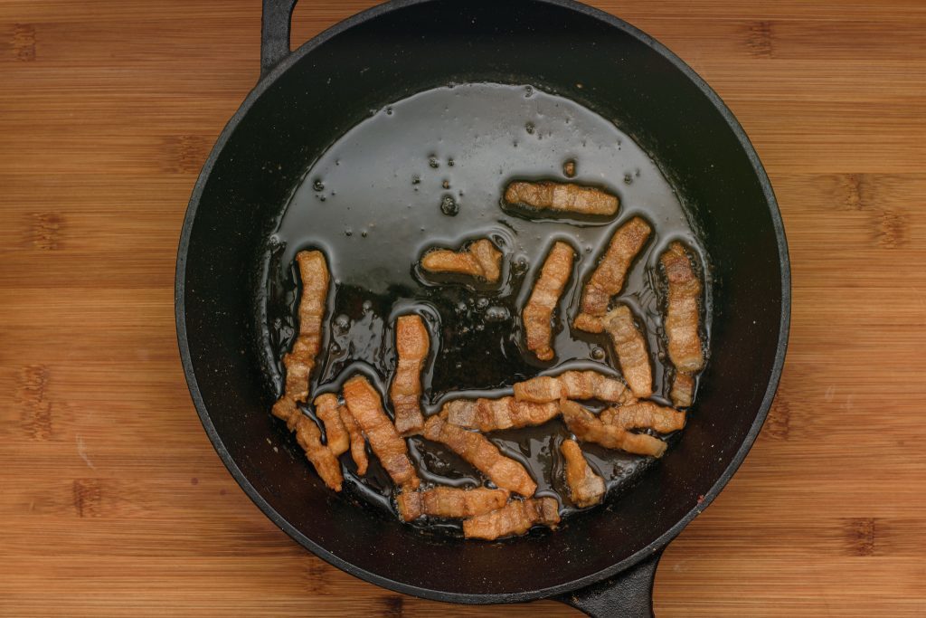 Bacon-Lardon-Pancetta-Guanciale-fry-render-fat-cast-iron--gp--2-SunCakeMom