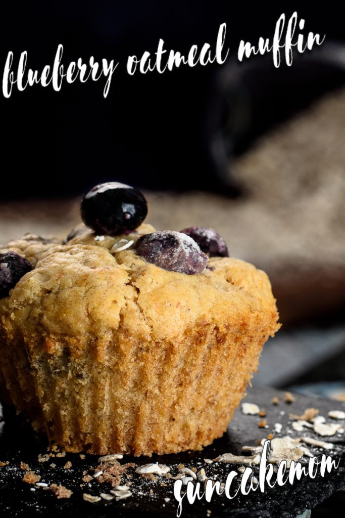 Blueberry-oatmeal-muffin-recipe-Pinterest-SunCakeMom